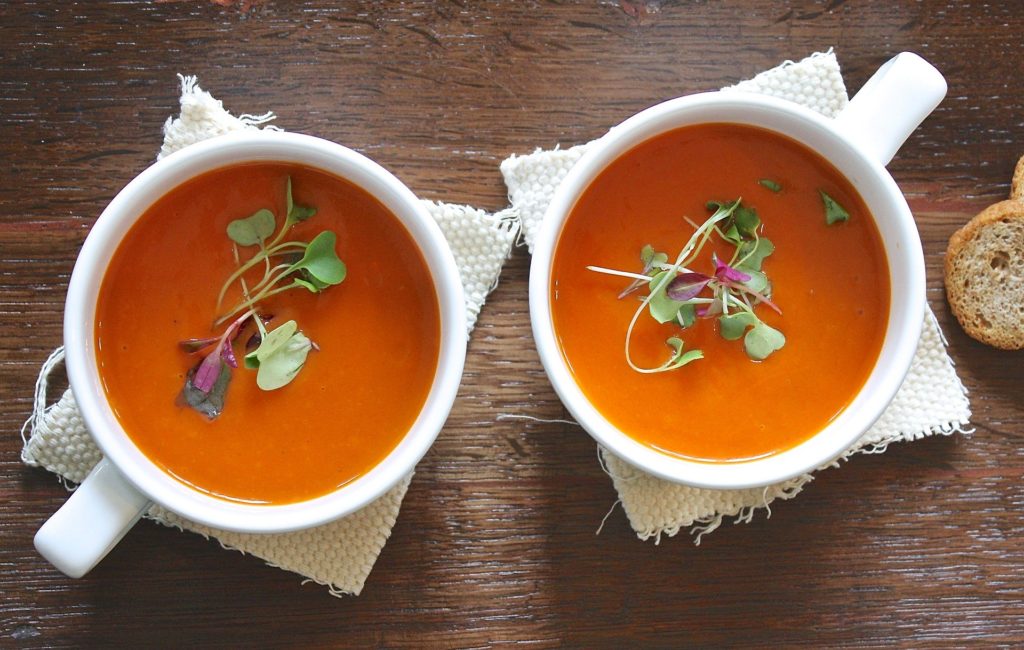 SOPA DE TOMATE CASERO